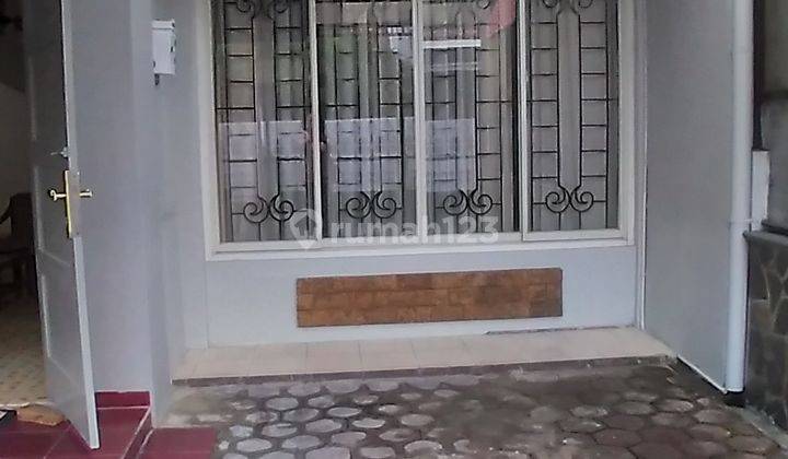 Disewakan Rumah Classic Full Furnished Cocok Untuk Rumah Tinggal Dekat Kraton 2