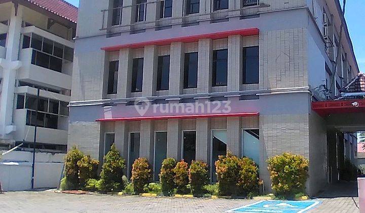 Disewakan Kantor Dekat Tugu Parkiran 15 Mobil 1