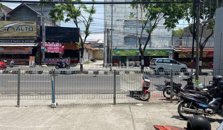 Disewakan Ruko Baru 3 Lantai Di Jl. Magelang Dalam Ringroad 2