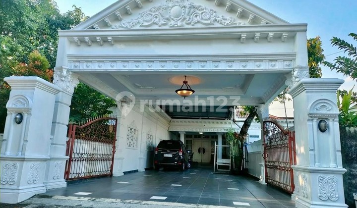 Dijual Homestay di Dalam Beteng Kraton