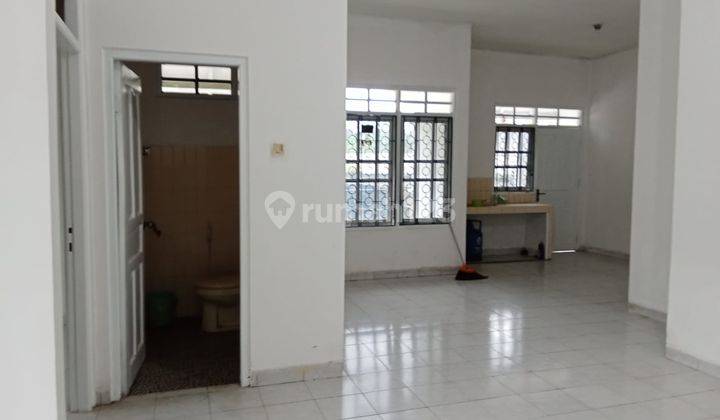 Rumah Dalam Perumahan Dalam Kota Dekat Pasty 2