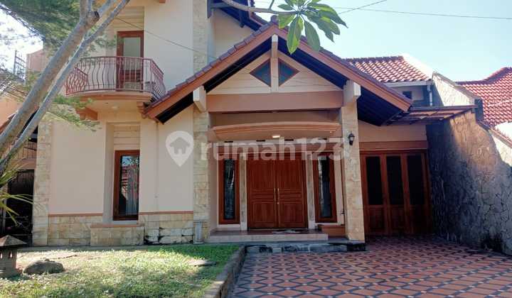 For Rent Luxury House on Palagan Street Km7.6 Suitable for Office and Residence
