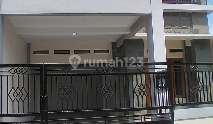 Dijual Rumah Baru 2 Lantai Di Kasihan Bantul Dekat Umy 2