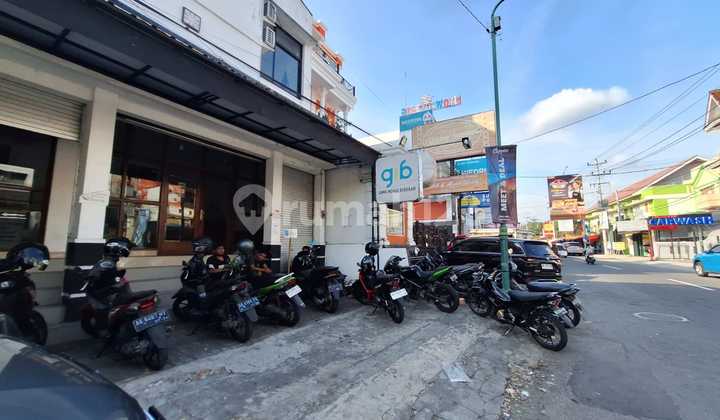 For Rent: Shop House on Professor Yohanes Street Near Many Campuses 2