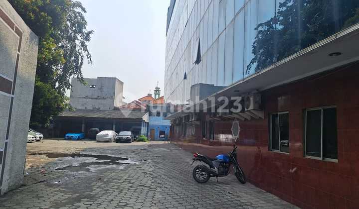 White Champaka Hotel Quick Sale