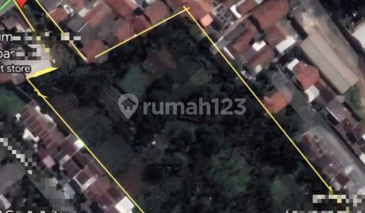 Tanah depan jalan Gunung Putri, dekat gerbang tol