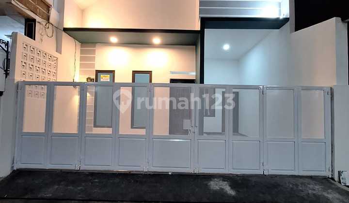Fully Renovated House Near Summarecon Mall in Titian Kencana, Bekasi