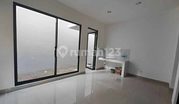 Rumah Modern Dekat Mall Aeon di Cluster Mahakam JGC Cakung 2