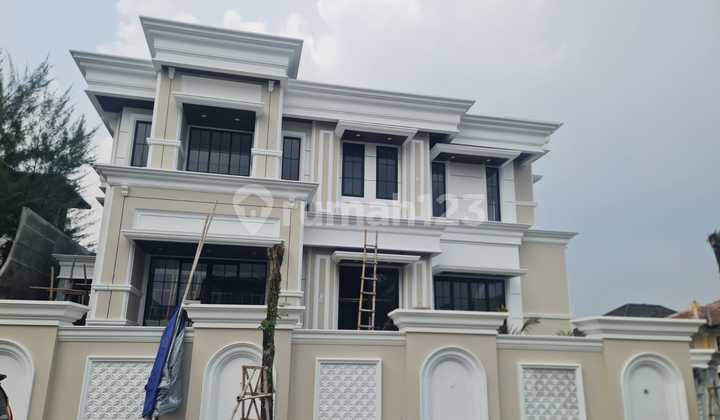 tampak depan dijual rumah 2 lantai di