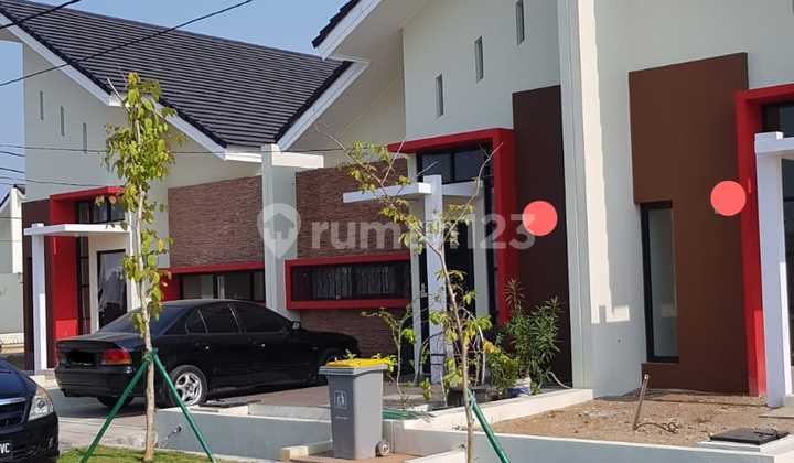 Modern Minimalist 7 Meter Wide House in Green Ara Residence, Bekasi.