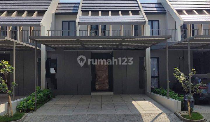 Rumah Brand New Terdapat Danau Buatan di Grand Wisata Bekasi 1