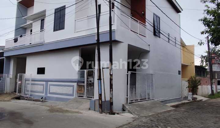 Rumah 2 Lantai Bebas Banjir Di Harapan Indah Bekasi