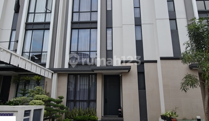 For Sale Quick Modern 2-Story House in Sentarum Cluster JGC Cakung