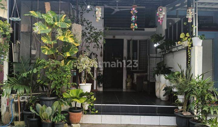 Rumah Full Renovasi Semi Furnished di Cluster Manhattan Bekasi 1