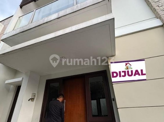 Rumah Modern di Cluster Burgundy Summarecon Bekasi Rumah Modern di Cluster Burgundy Summarecon Bekasi