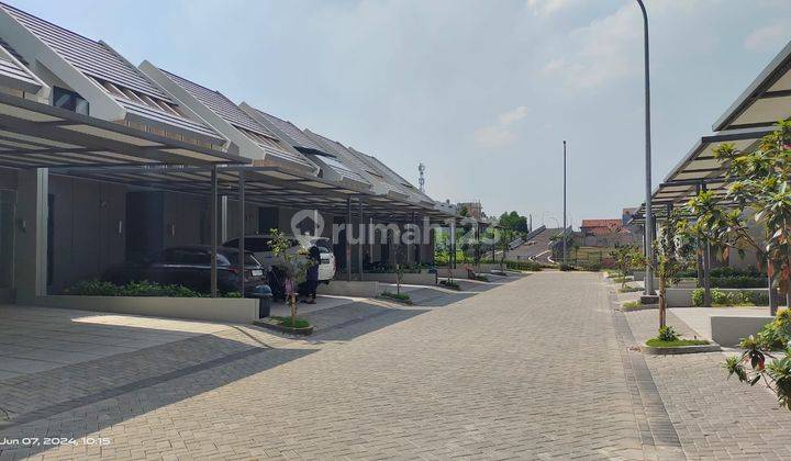 Rumah Brand New Terdapat Danau Buatan di Grand Wisata Bekasi 2