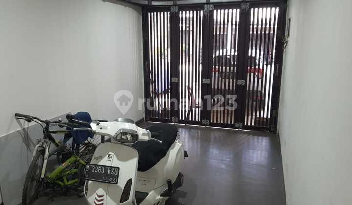 Quick Sale Hook House Near Hospital in Asera One South Harapan Indah 2