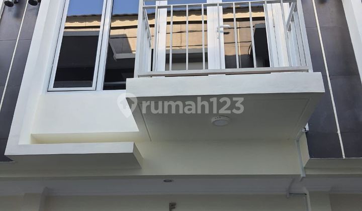 Rumah 2 Lantai di Cempaka Putih Jakarta Pusat