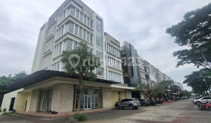 Shop House Hook Strategic Location at Boulevard Harapan Indah Bekasi