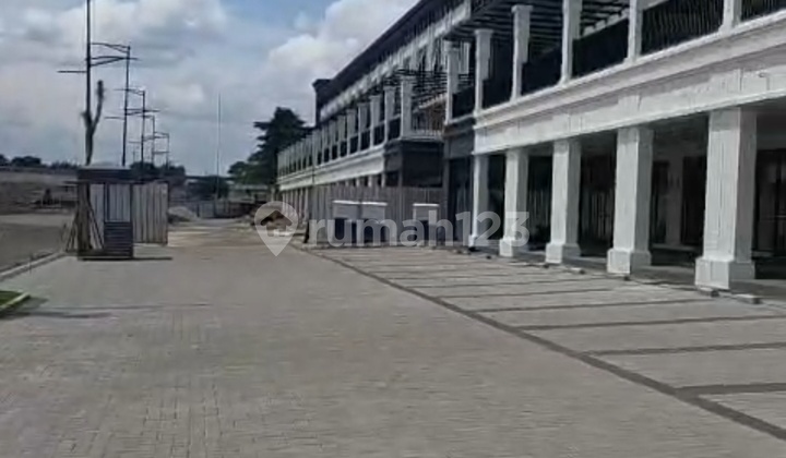 Ruko Huk Banci 3 Lantai di Lokasi Terbaru di Gading Serpong dengan Posisi Ruko yang Strategis dan Area Parkir yang Luas Sangat Cocok untuk Kantor, Usaha, Tempat Kursus dan Lainnya (Rimad)