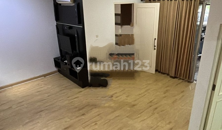 Rumah Siap Pakai Di Lokasi Strategis Dekat Kemana Mana Dan Di Cluster Yang Tenang Dengan Fasilitas Olahraga Di Castilla Bsd (junmad) 1