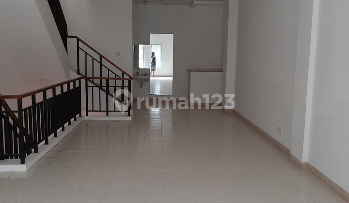 3-Storey Side-Facing Shop House Near University, Offices, and Toll Road in Golden Madrid BSD