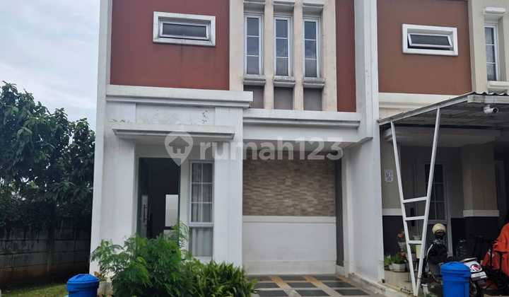 Comfortable Cluster House Near Several Public Facilities in a Strategic Location at Savia BSD (Junmad)