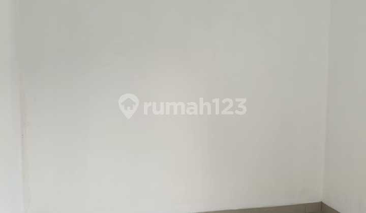 Comfortable Cluster House Near Several Public Facilities in a Strategic Location at Savia BSD (Junmad) 2