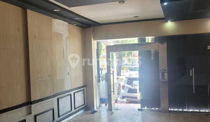 Shop House by the Road in a Very Strategic Location Near the Highway, Also Close to Schools and Offices, and Flood-Free (armad)