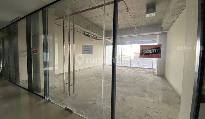 Ruang Kantor di Gedung Apartemen Evencio di Depok 1