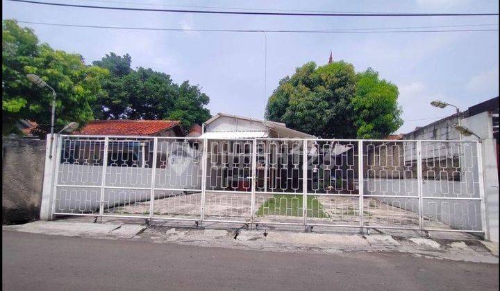 Dijual Rumah Hitung Tanah di Beji, Depok 1