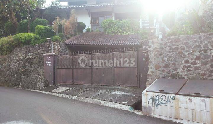 Rumah Bagus Unfurnished SHM di Pejaten, Jakarta Selatan 1