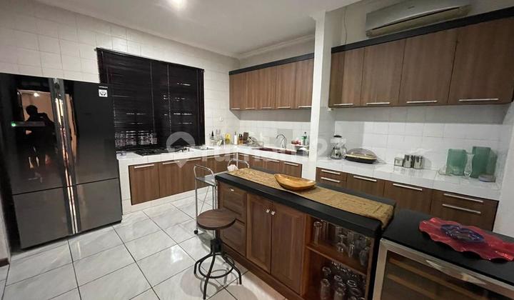 Rumah Bagus Semi Furnished SHM di Villa Bintaro Indah , Tangerang 2