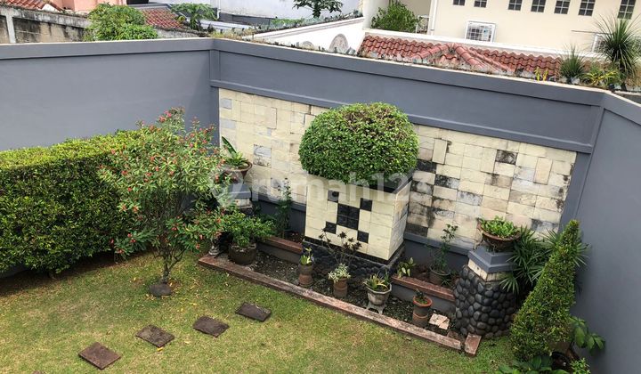 Rumah Bagus Semi Furnished SHM di BSD Taman Giri Loka, Tangerang 2