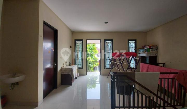 Rumah Bagus Semi Furnished di Sektor 5 bintaro, Jakarta Selatan 2