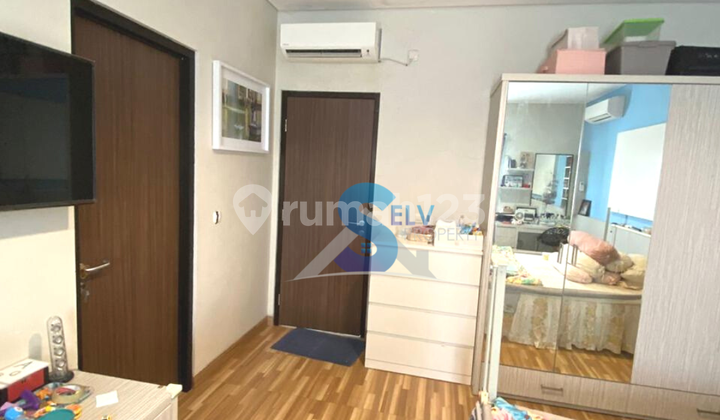 Rumah 2 Lantai Bagus Semi Furnished SHM Bintaro Sektor 9  2