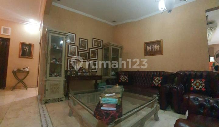 Rumah 2 Lantai Bagus Semi Furnished SHM Pondok Pucung  2