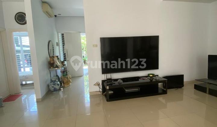 Rumah 2 Lantai Bagus Semi Furnished SHM Kebayoran Bintaro Rumah 2 Lantai Bagus Semi Furnished SHM Kebayoran Bintaro