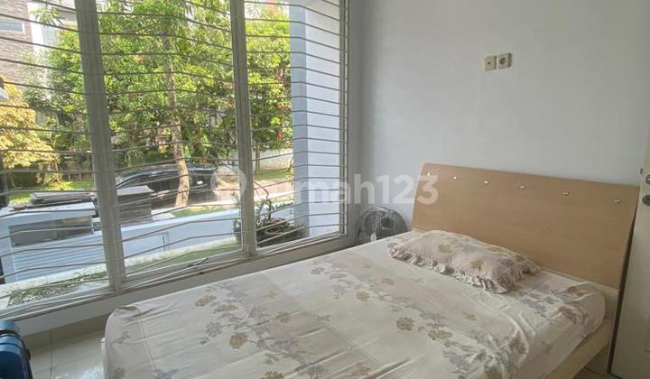 Rumah 2 Lantai Bagus Semi Furnished SHM Kebayoran Bintaro  2