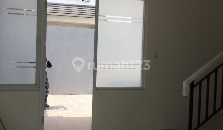 Rumah 2 Lantai Bagus SHM Siap Huni Lokasi Serpong Park Dw 1