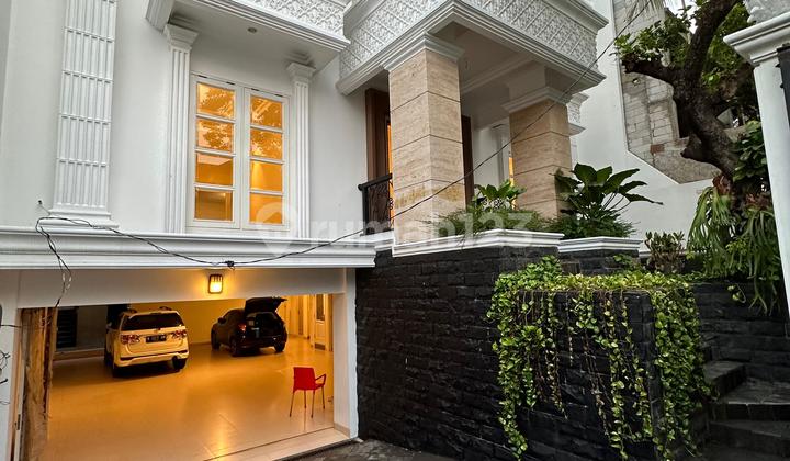 Rumah 2 Lantai Bagus Semi Furnished SHM Kebayoran Baru 