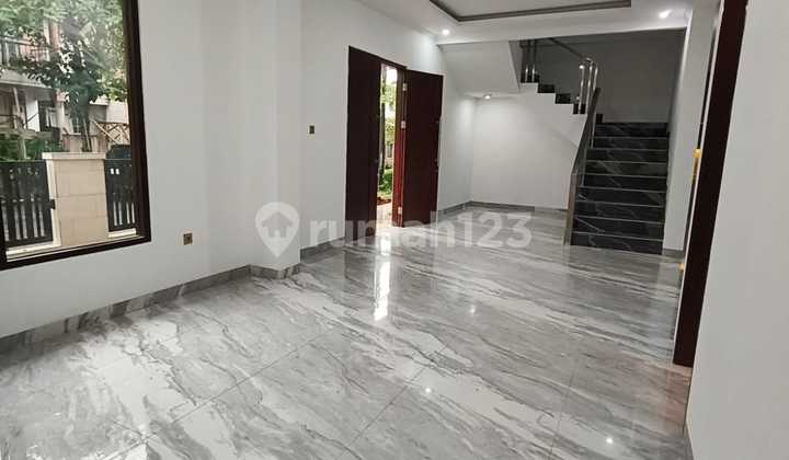 Nice House SHM in Sector 9, Bintaro, South Tangerang
