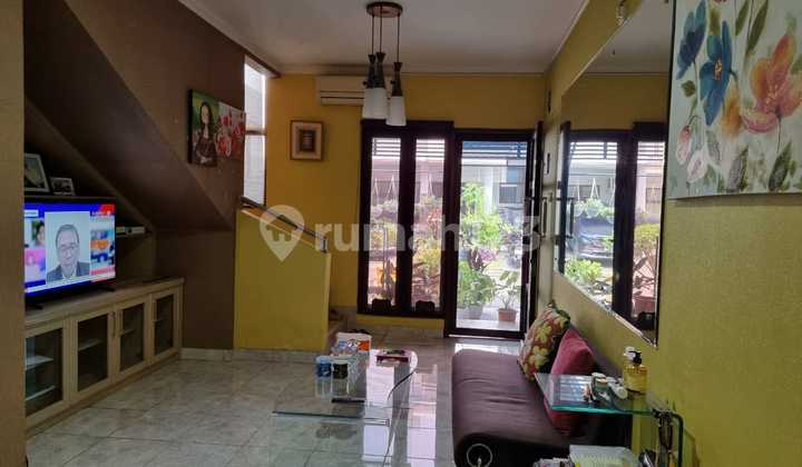 Nice House SHM Sector 9-Bintaro, South Tangerang