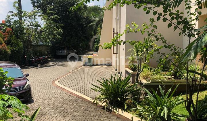 Rumah Bagus Semi Furnished SHM Sektor 9-Bintaro, Tangerang Selatan 2