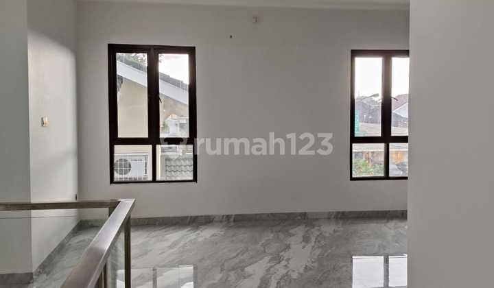 Rumah Bagus SHM Sektor 9-Bintaro, Tangerang Selatan 2