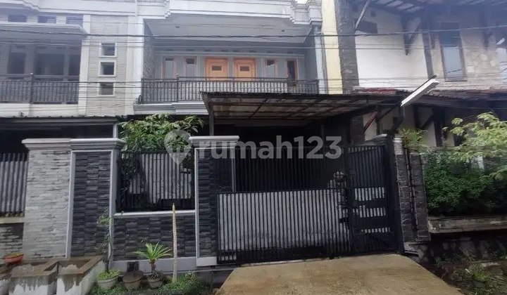Rumah Minimalis 2 Lantai Siap Huni Lokasi di Pusat Kota Turangga Rumah Minimalis 2 Lantai Siap Huni Lokasi di Pusat Kota Turangga