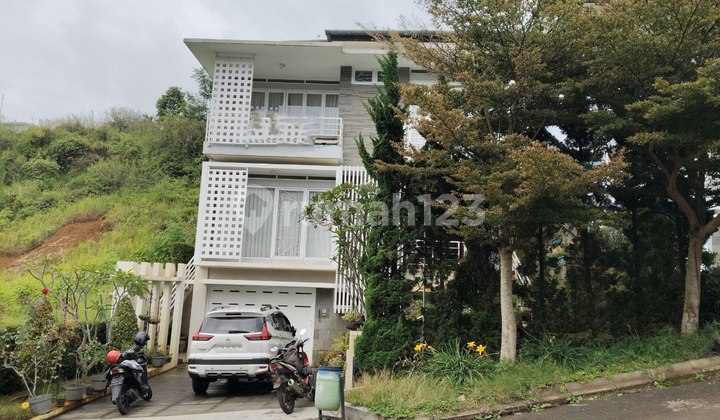 Rumah Lux Siap Huni Area Sejuk di Dago Pakar 2