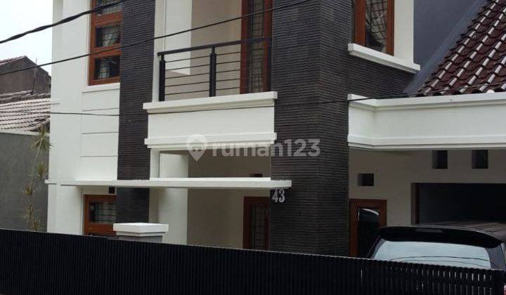 Rumah Lama Terawat Siap Huni Dalam Komplek Cigadung 1