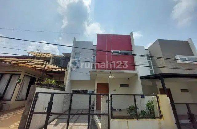 Rumah 2 Lantai Siap Huni Strategis di Ligar Deket Cigadung 1