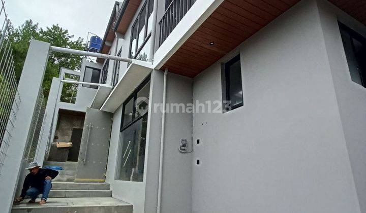 Rumah Baru Masih Fresh Siap Huni Strategis Di Setiabudi 2